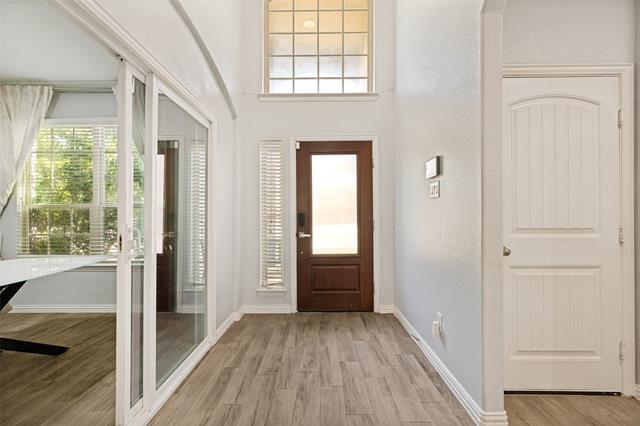 Building Photo - 818 Blackhawk Dr