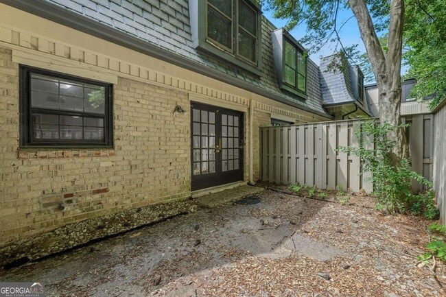 Building Photo - 98 La Rue Pl NW