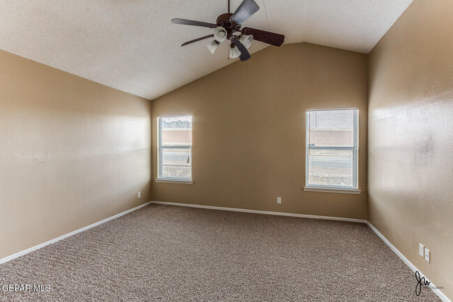 Building Photo - 10789 Pleasant Sand Dr
