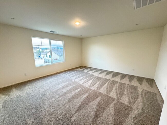 Building Photo - Newly built 5 + 3 With Solar! $4000/Month