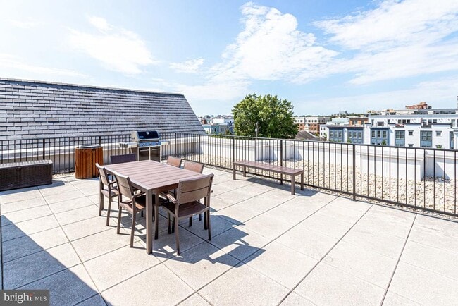 Building Photo - 910 Powhatan St