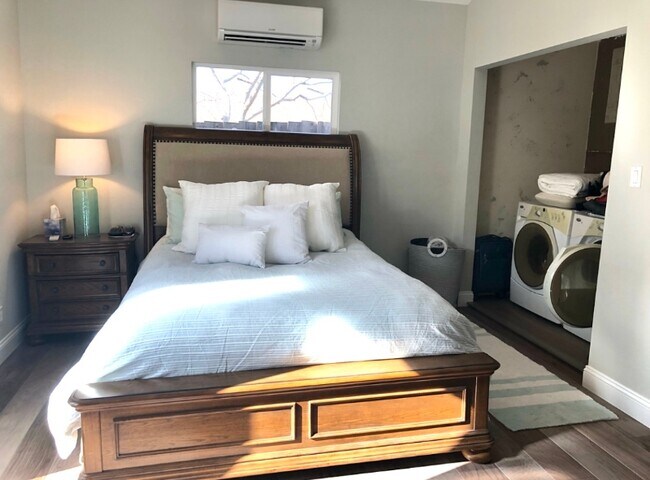 Building Photo - 2687 Ferdinand Rd