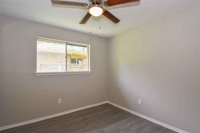 Building Photo - 15814 Murrelet Ct