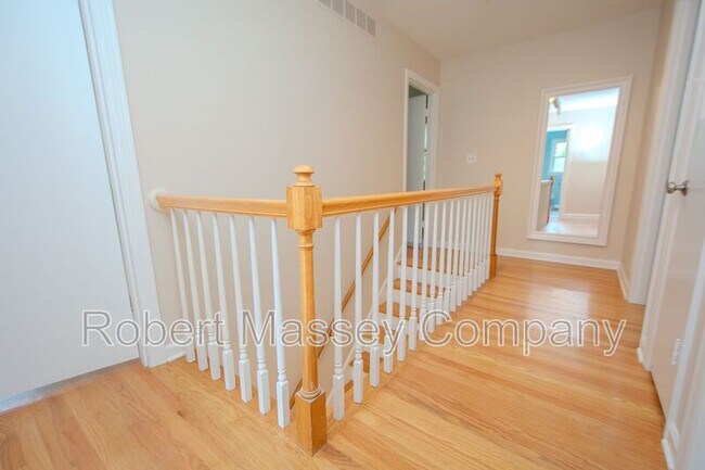 Building Photo - 1813 Crossgate Ln