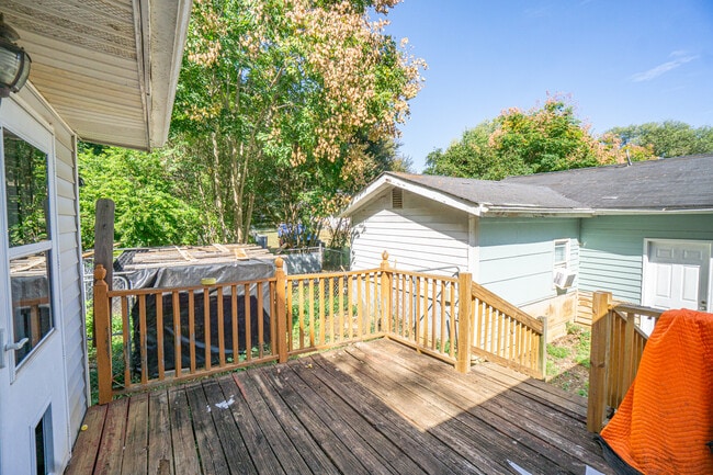 Building Photo - 3804 Denman Dr