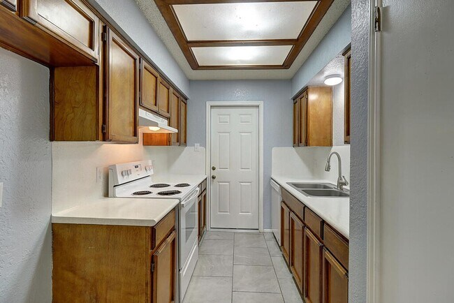 Building Photo - 5310 Gateridge Dr