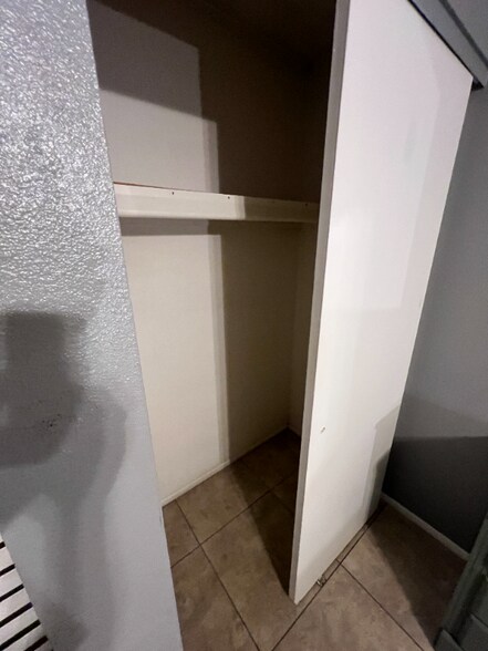 Building Photo - 1253 S Revere