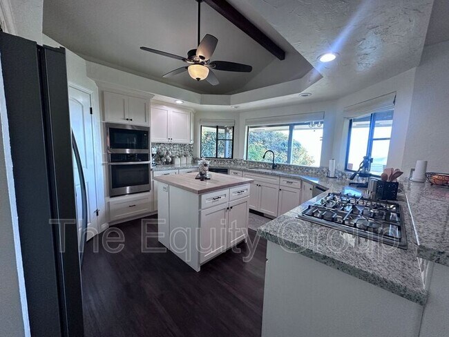 Building Photo - 531 High Sierra Dr