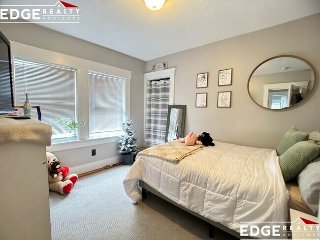 Building Photo - 30 Hobson St