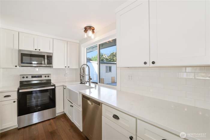 Building Photo - 4981 31st St NE