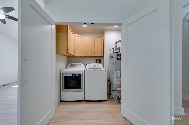 Building Photo - 359 Chaparral Cir