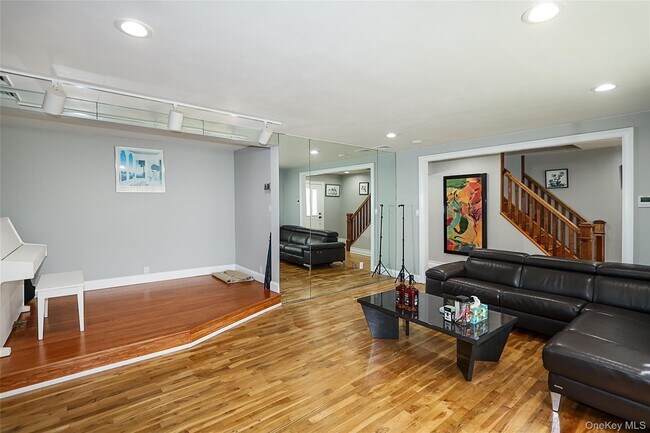 Building Photo - 11 Otsego Ave