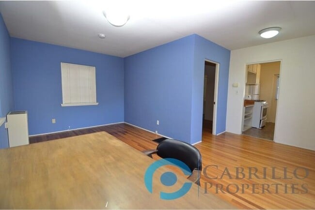 Building Photo - 3523 Columbia St