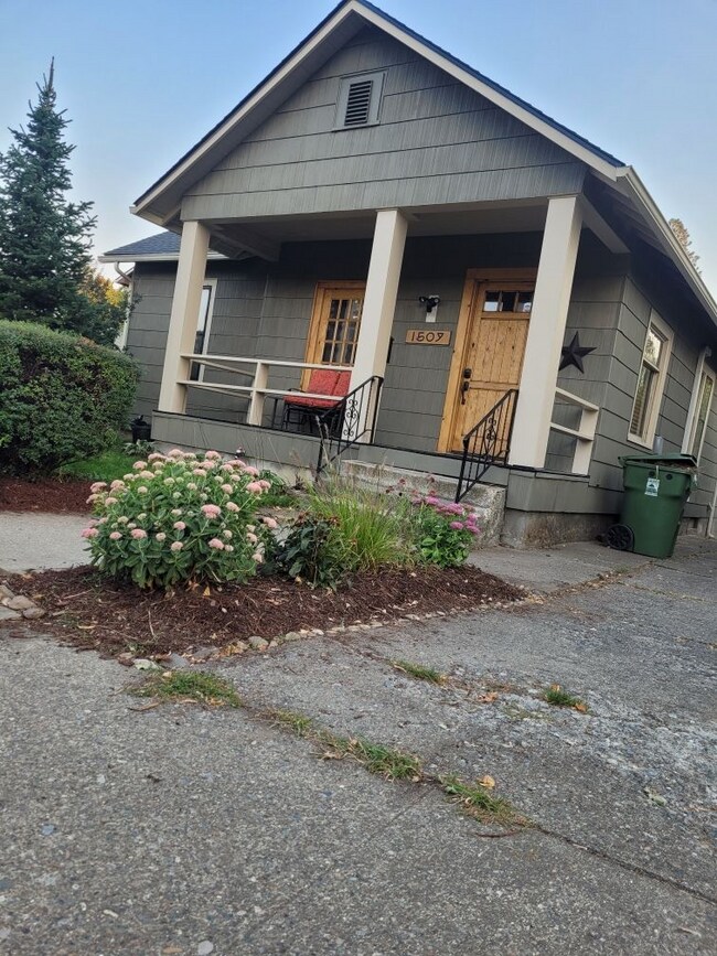 Yard and front porch - 1509 W 12th Ave