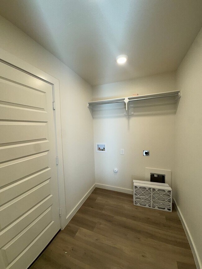 Building Photo - Brand New Construction 2025 3/2/2 in Homestead!!! 1/2 off special 1st month's ren