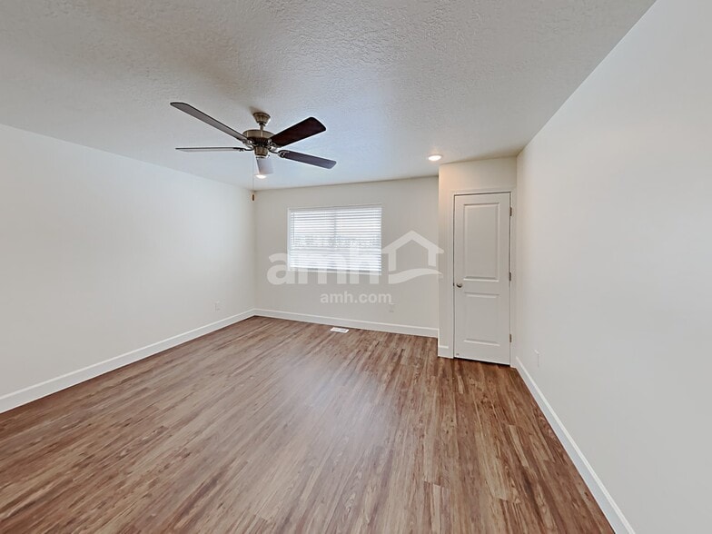 Building Photo - 1419 Perelle Ln