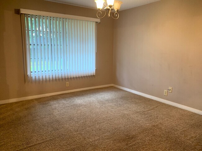 Building Photo - 3-bedroom 2 bath home - St. Martin School District