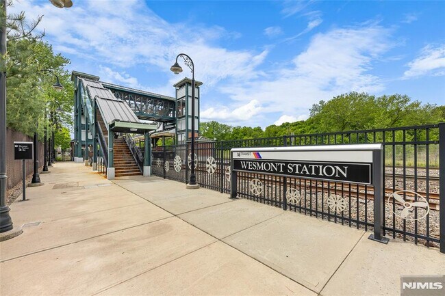 Building Photo - 56 Wesmont Drive