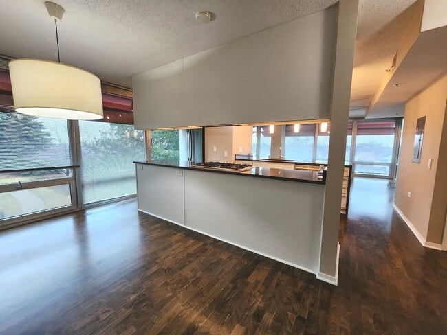 Building Photo - 9655 Woods Dr