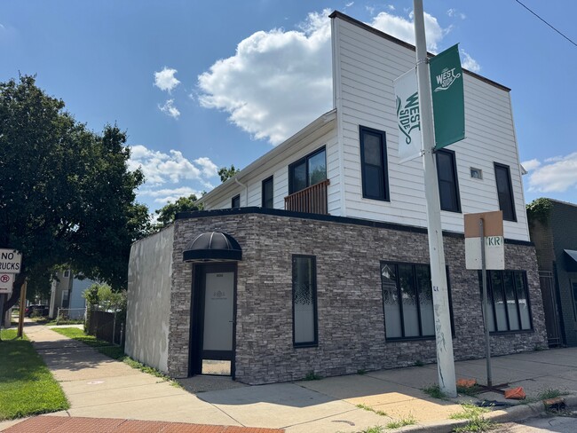 Building Photo - 802 Bridge St NW