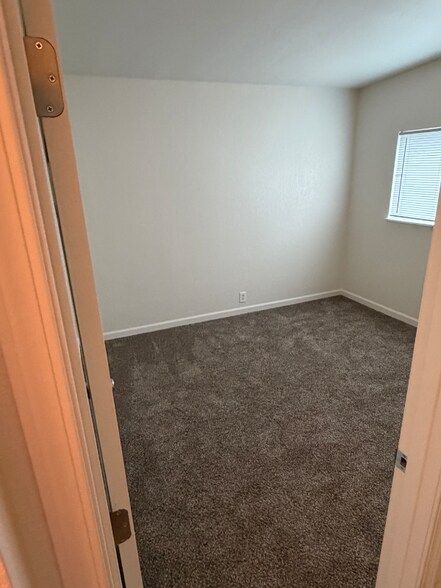 Building Photo - 63757 Harriet Rd