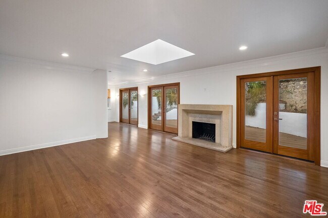 Building Photo - 2319 Outpost Dr