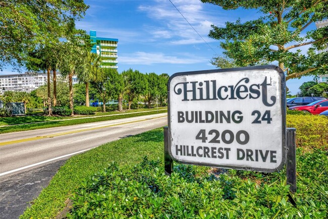 Building Photo - 4200 Hillcrest Dr