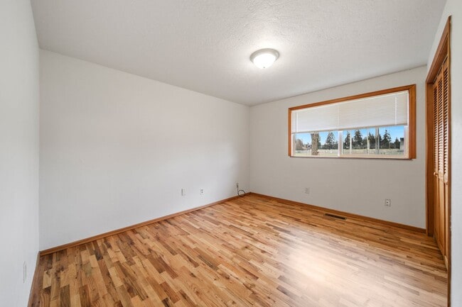 Building Photo - 4218 6th Ave NE