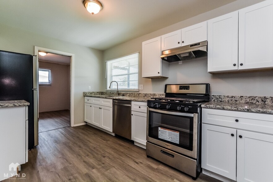 Building Photo - 1102 Orwell Ave