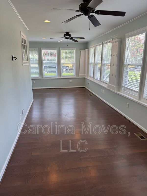 Building Photo - 112 Lavinia Ave