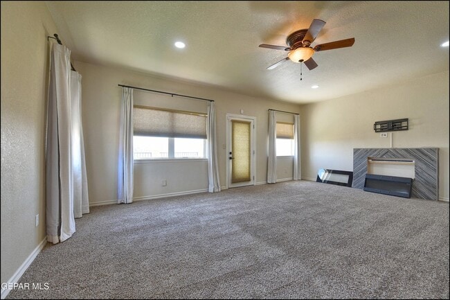 Building Photo - 6732 Pearl Ridge Dr