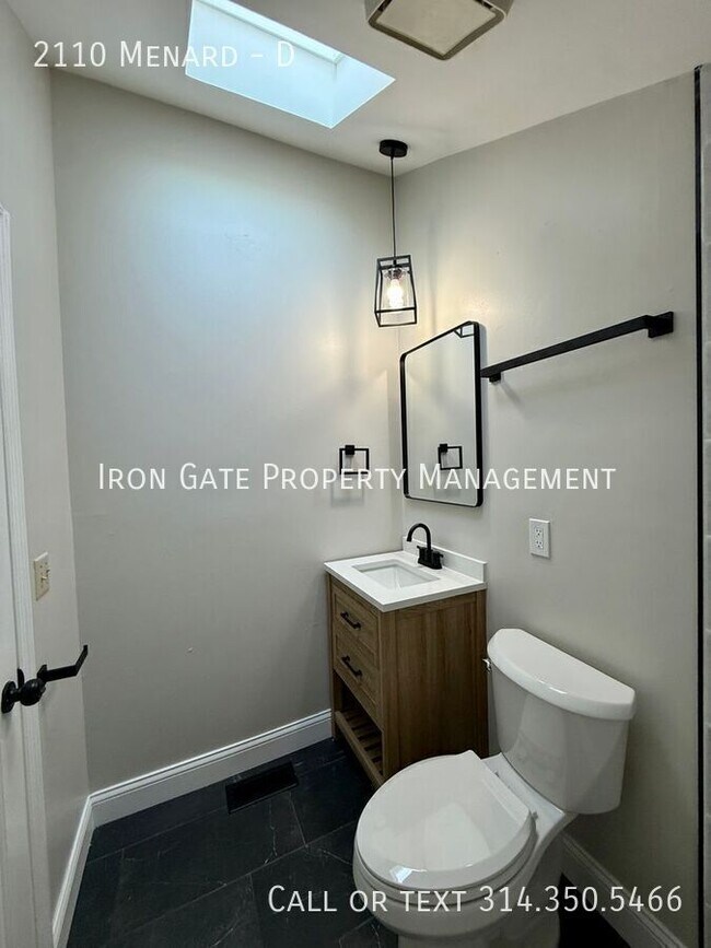 Building Photo - 2110 Menard-D