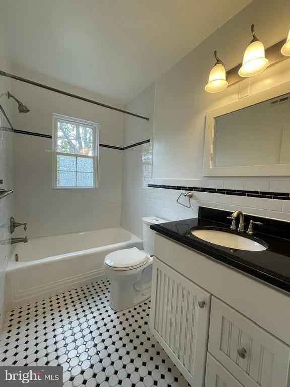 Building Photo - 2700 13th Rd S