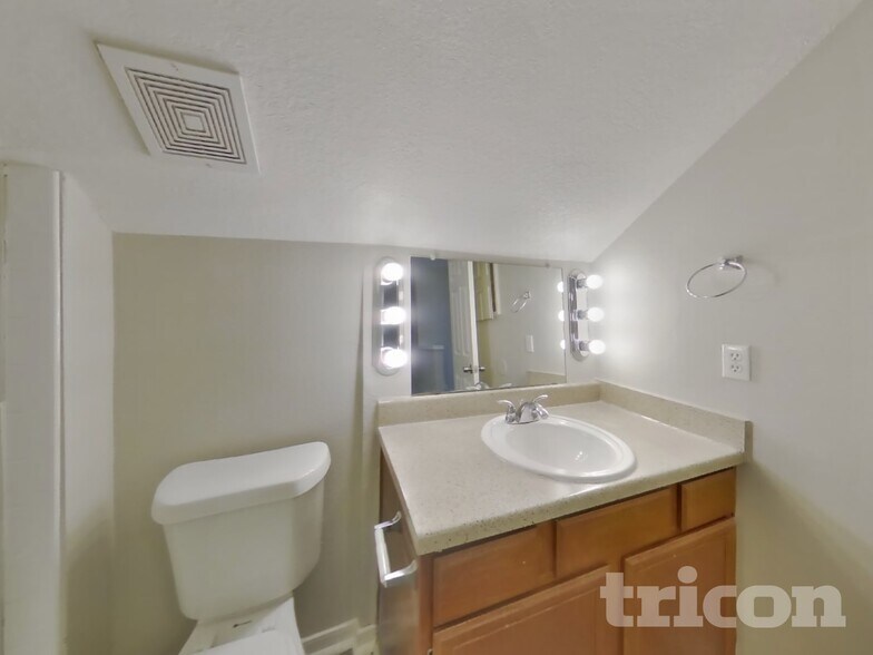 Building Photo - 7740 Sign St