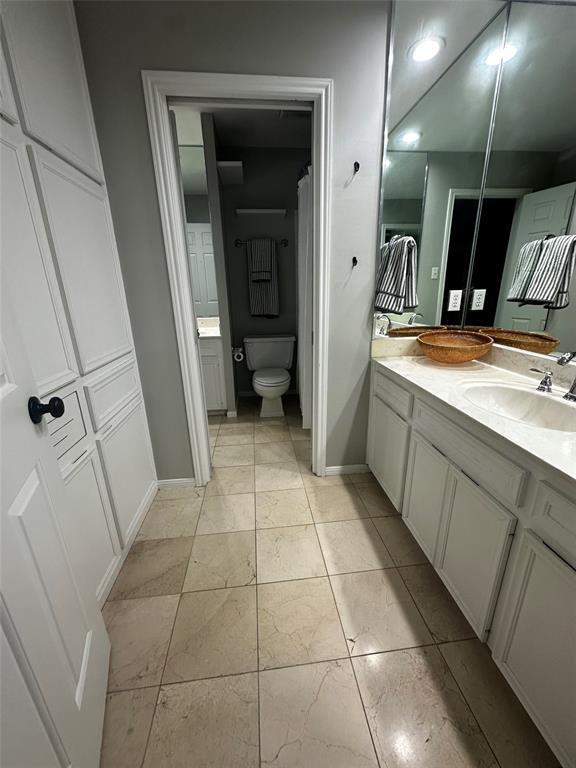 Building Photo - 641 W 31st 1/2 St