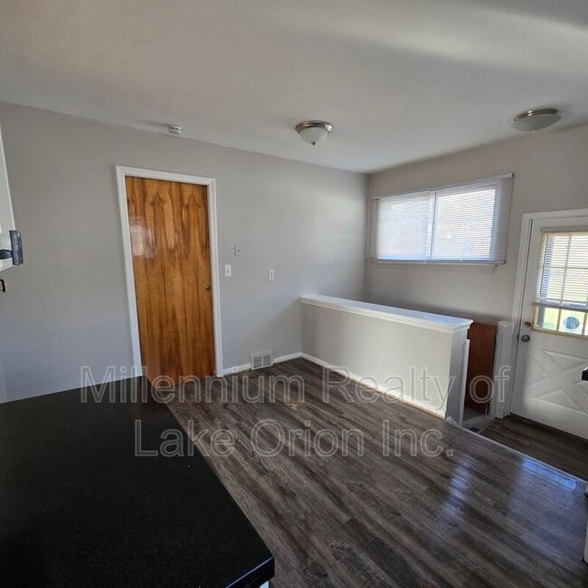 Building Photo - 11539 Hanford Dr