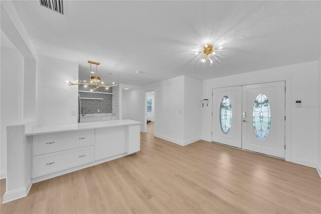 Building Photo - 314 W Frances Ave