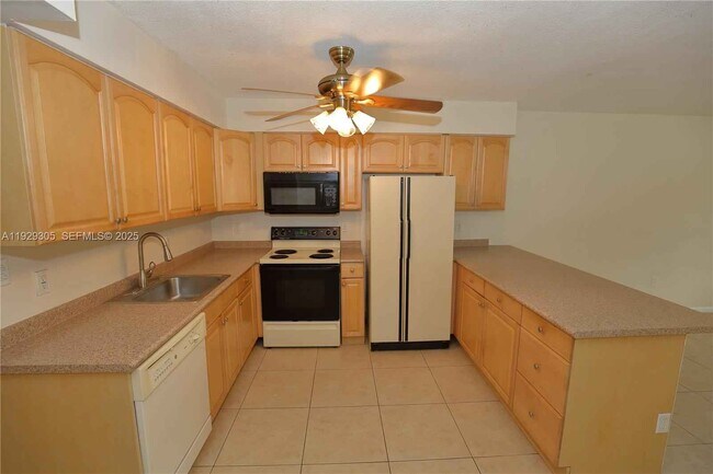 Building Photo - 1120 102nd St