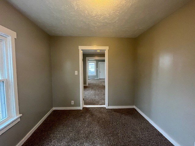 Building Photo - 1353 E Dayton St