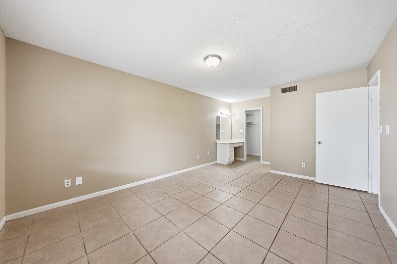 Building Photo - 4529 W McLellan Rd