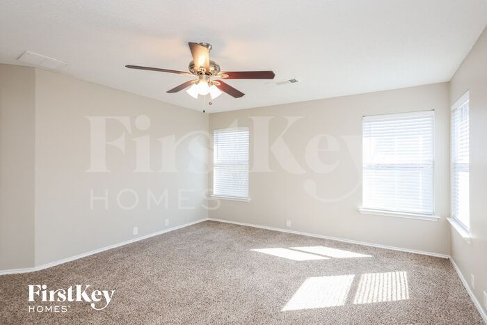 Building Photo - 1402 Caleo Dr