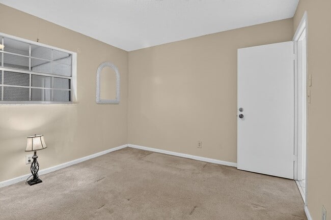 Building Photo - 4140 NW 44th Ave