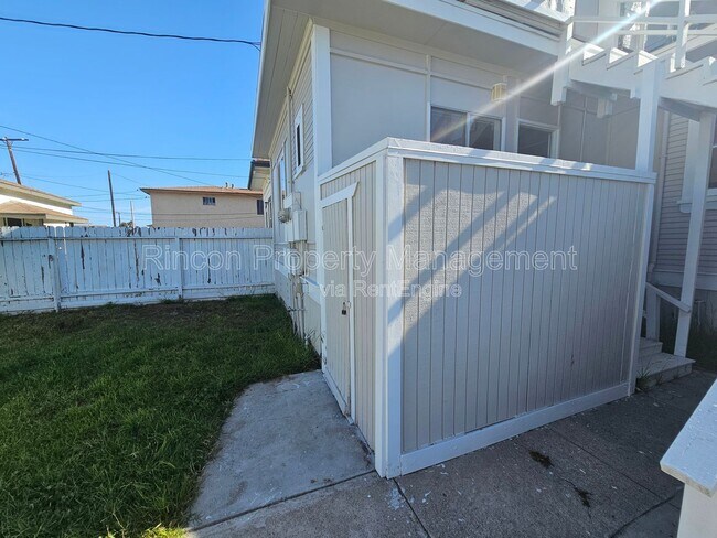 Building Photo - 127 S B St