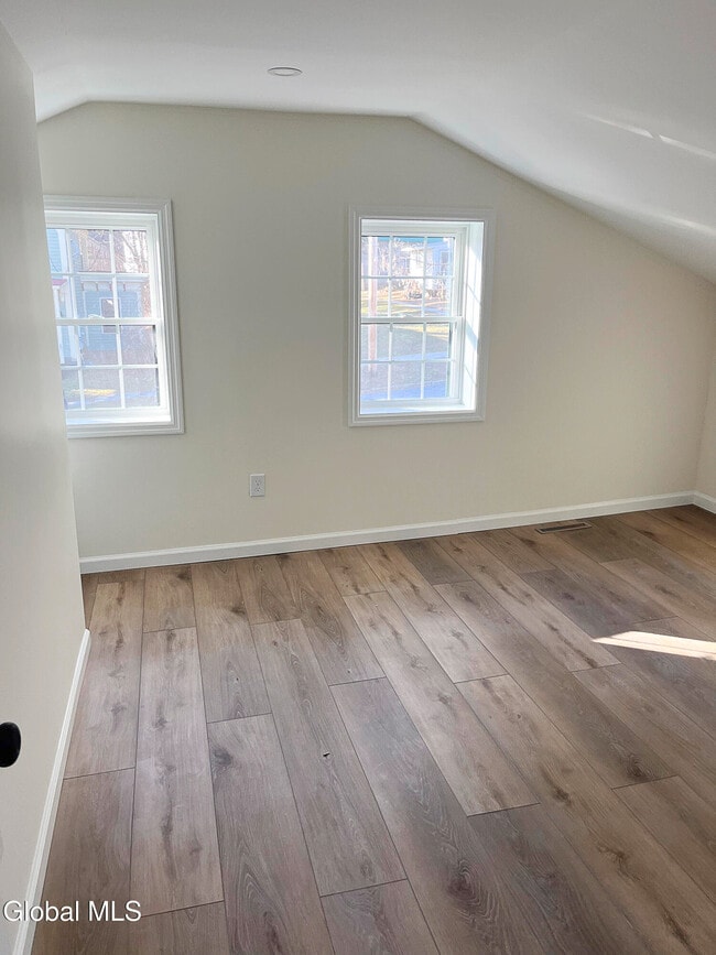 Building Photo - 34 Center St