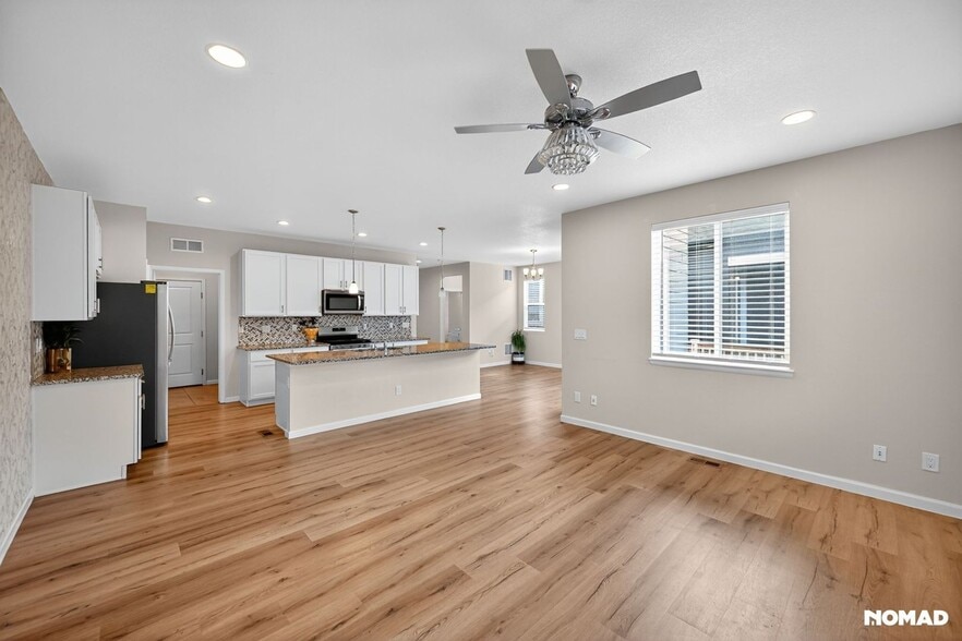 Building Photo - 8967 Red Bud St