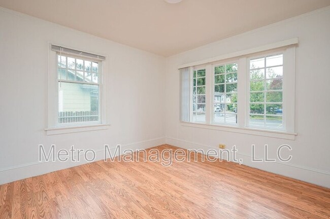 Building Photo - 1415 N Rosa Parks Way