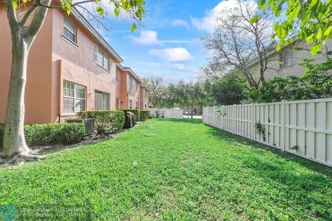 Building Photo - 9090 NW 40th Pl