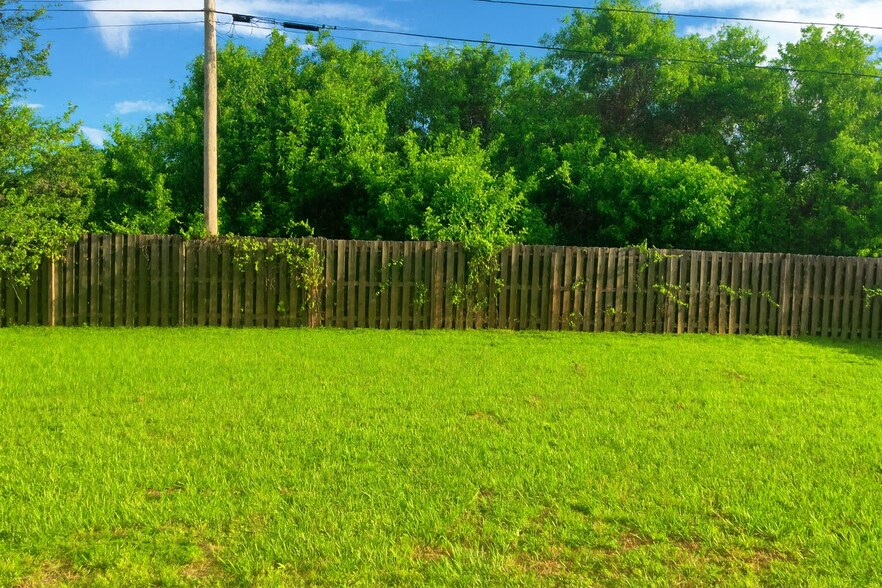 Backyard - 981 SW McElroy Ave