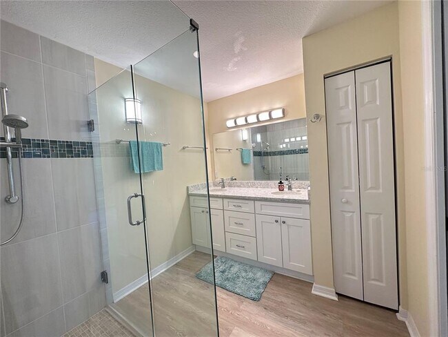 Building Photo - 5261 SE 15th Ave