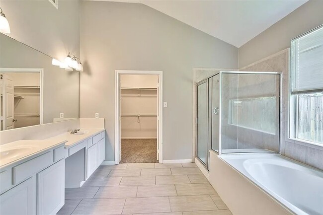 Building Photo - 13714 Hillingdale Ln